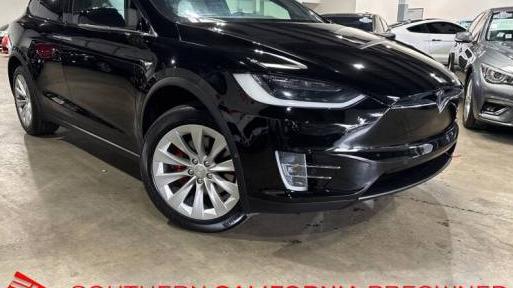 TESLA MODEL X 2017 5YJXCAE25HF068197 image